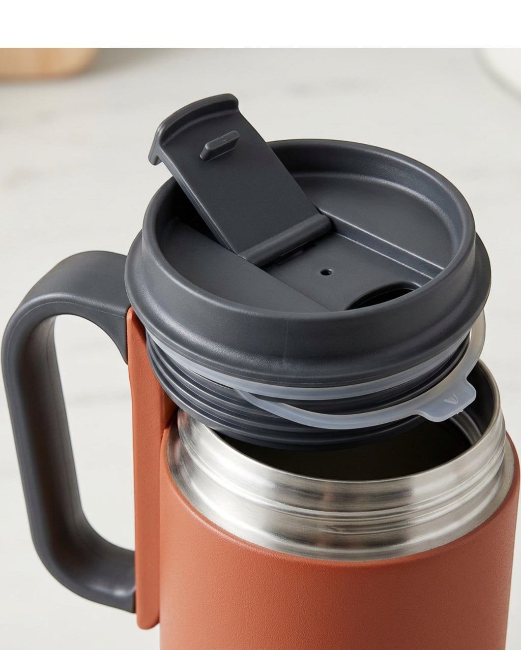 Mokfi Handled Flip-Sip Double-Wall Travel Mug 18 oz Terracotta Charcoal - Detail view